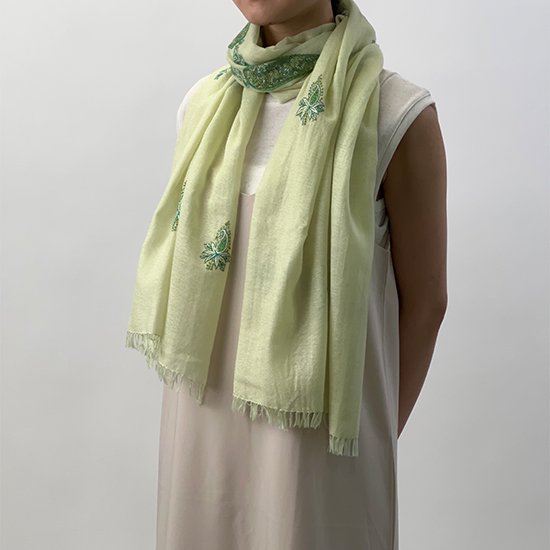 ウール&シルク ニードル手刺繍ストール (アップルグリーン) – TARA