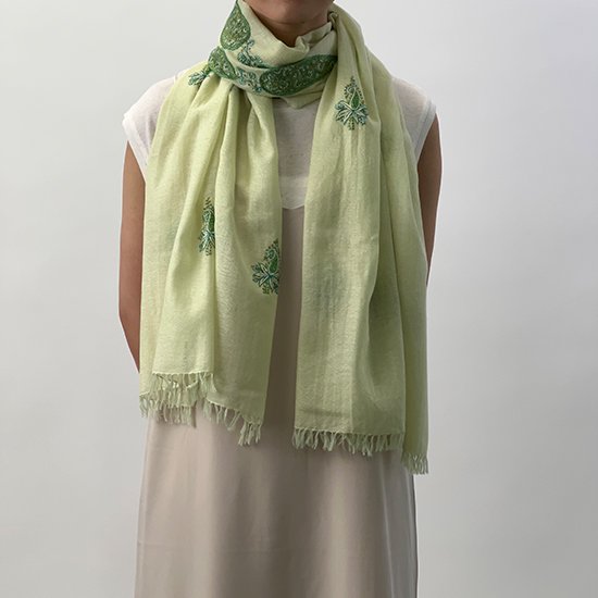 ウール&シルク ニードル手刺繍ストール (アップルグリーン)
